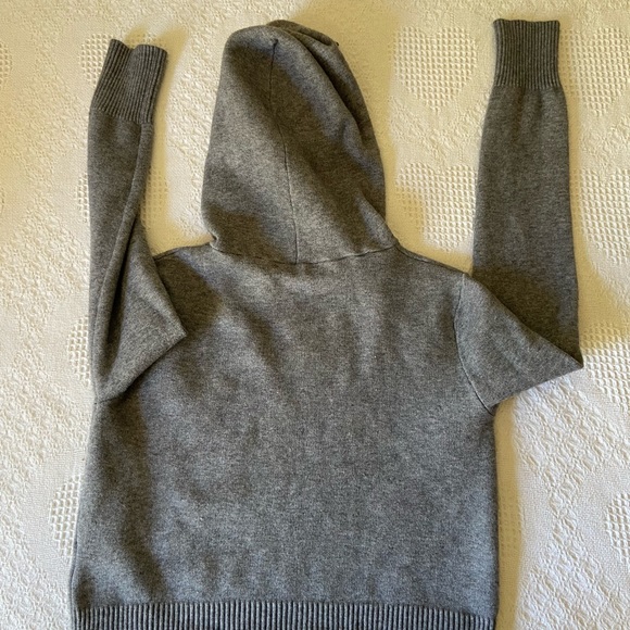 Sweater - Picture 4 of 9